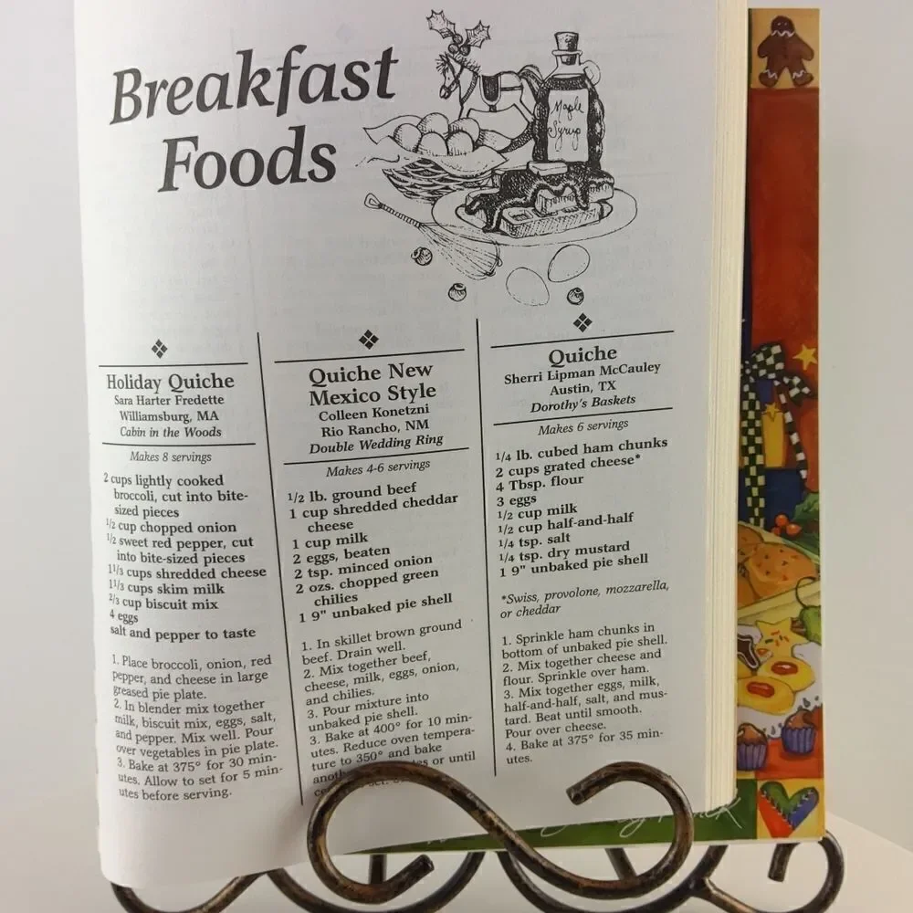 A quilters Christmas cookbook by Louise Stoltzfus and Dawn J. Ranck